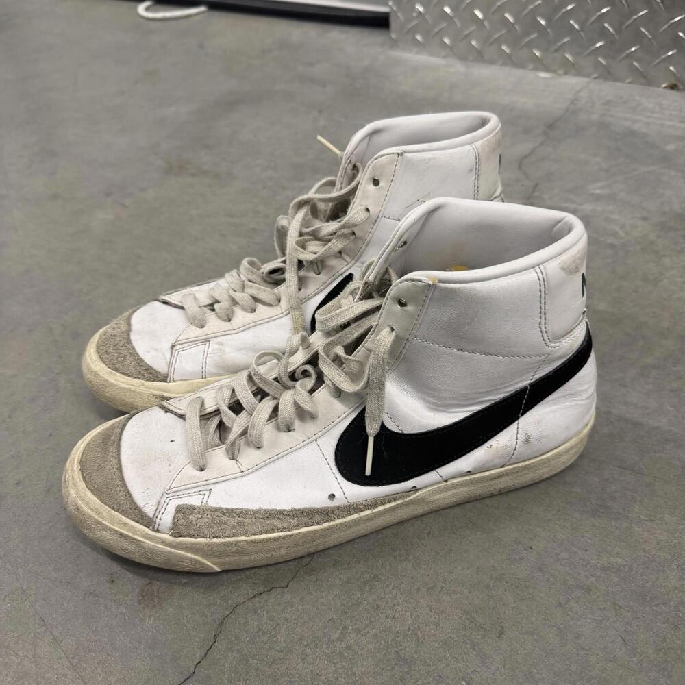 Nike Blazer 77, White and Black, Men's 10, High Top  Athletic Shoes